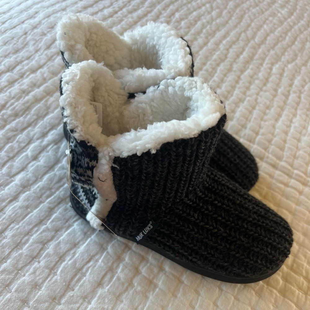 MukLuk Slippers *NWT*